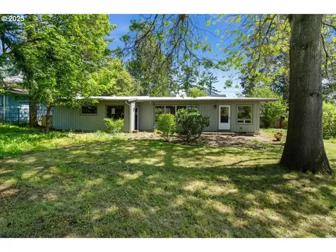 4209 SE 101st Avenue Portland OR 97266