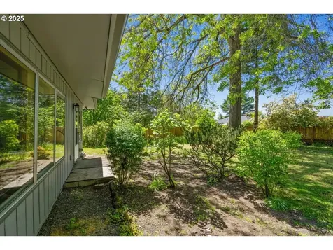 4209 SE 101st Avenue Portland OR 97266