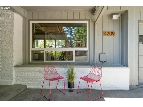 4209 SE 101st Avenue Portland OR 97266