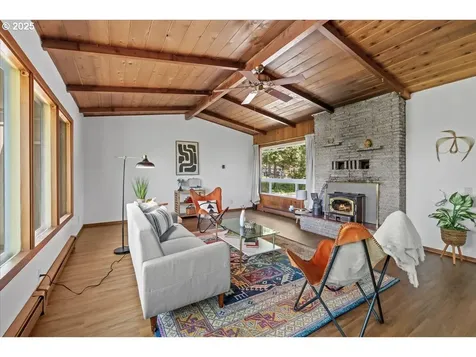 4209 SE 101st Avenue Portland OR 97266