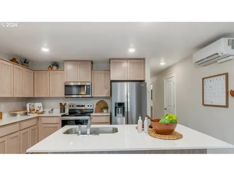 6130 SE 16th Street Gresham OR 97080