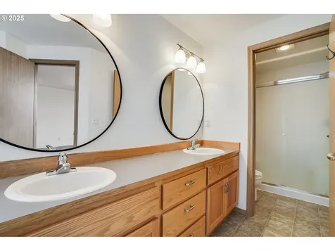 3900 NE 95th Circle Vancouver WA 98665