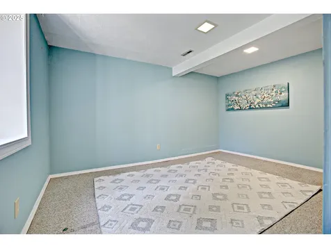 4831 N Vanderbilt Street Portland OR 97203