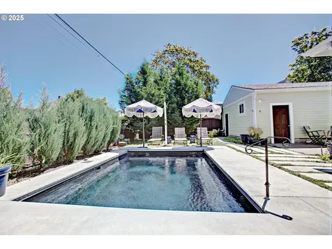 4831 N Vanderbilt Street Portland OR 97203