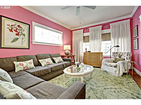 4831 N Vanderbilt Street Portland OR 97203
