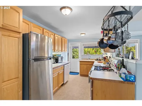 1449 Myrtle Avenue Coos Bay OR 97420