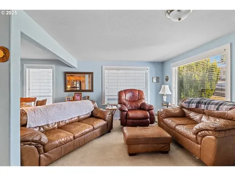 1449 Myrtle Avenue Coos Bay OR 97420