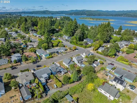 1449 Myrtle Avenue Coos Bay OR 97420