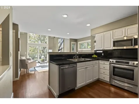 10216 NW Alder Grove Lane Portland OR 97229