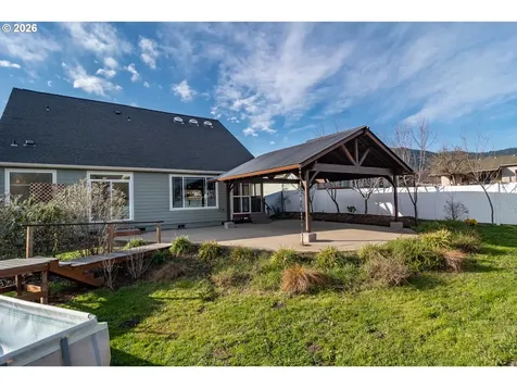 191 SE Callaham Court Myrtle Creek OR 97457