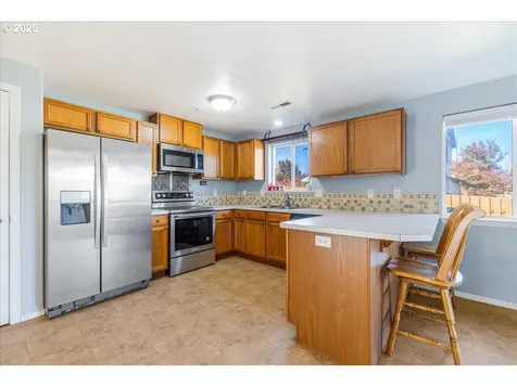 670 N 1st Street Carlton OR 97111