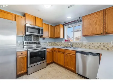 670 N 1st Street Carlton OR 97111