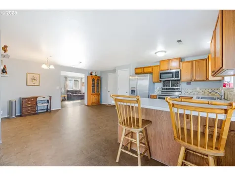 670 N 1st Street Carlton OR 97111