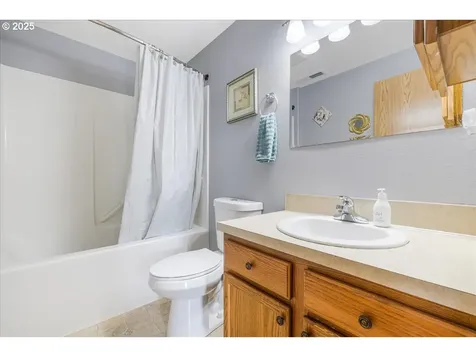 670 N 1st Street Carlton OR 97111