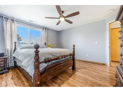 670 N 1st Street Carlton OR 97111