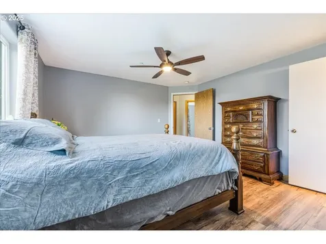 670 N 1st Street Carlton OR 97111