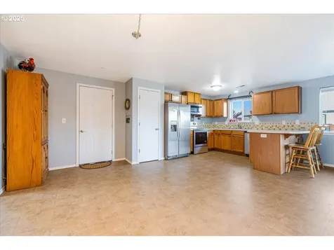 670 N 1st Street Carlton OR 97111