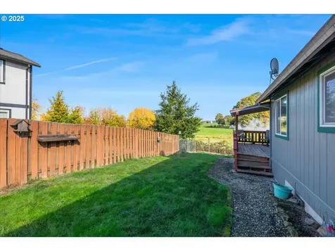 670 N 1st Street Carlton OR 97111