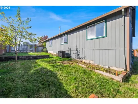 670 N 1st Street Carlton OR 97111