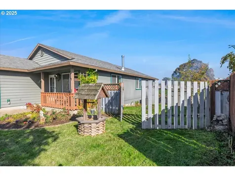 670 N 1st Street Carlton OR 97111