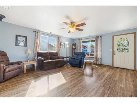 670 N 1st Street Carlton OR 97111