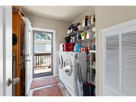23421 S Highway 213 Oregon City OR 97045