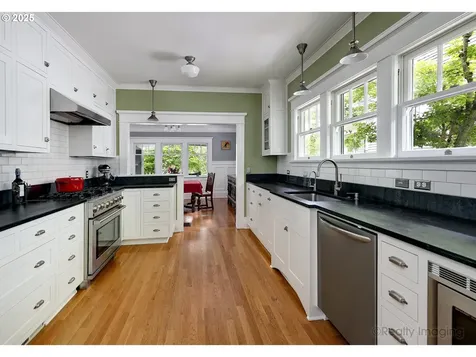2333 NE 25th Avenue Portland OR 97212