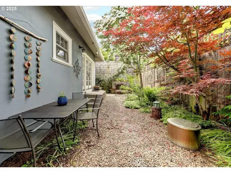 2333 NE 25th Avenue Portland OR 97212