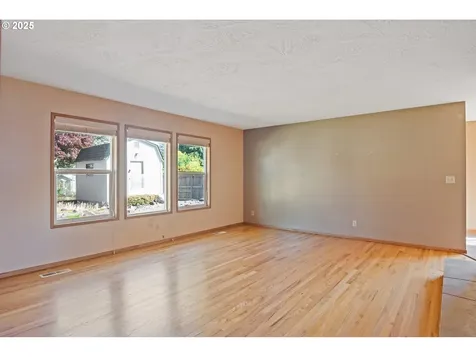 1617 Susan Avenue Longview WA 98632