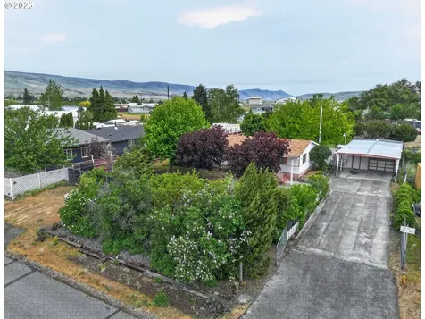 604 D Street Dallesport WA 98617
