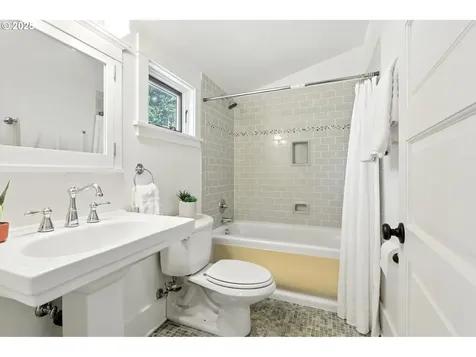 2537 NE 50th Avenue Portland OR 97213