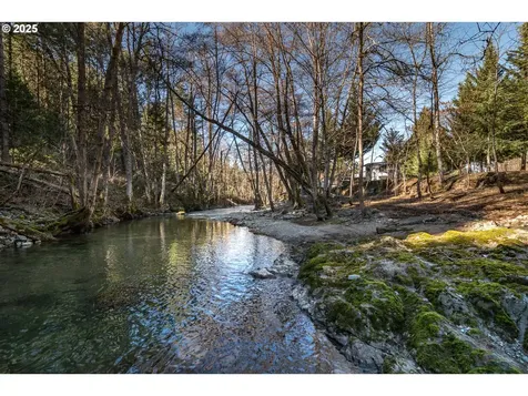 874 S Main Street Canyonville OR 97417