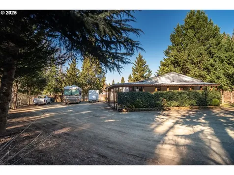 874 S Main Street Canyonville OR 97417