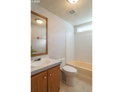 874 S Main Street Canyonville OR 97417