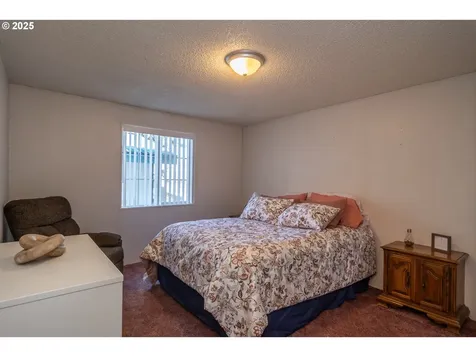 874 S Main Street Canyonville OR 97417