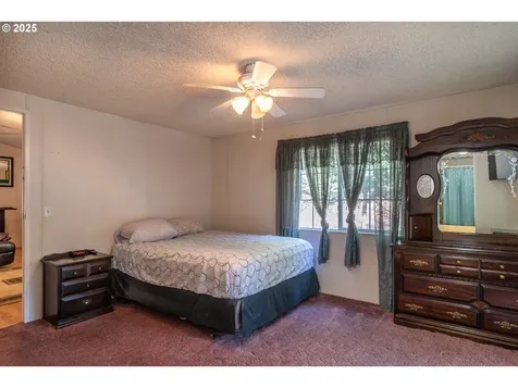 874 S Main Street Canyonville OR 97417