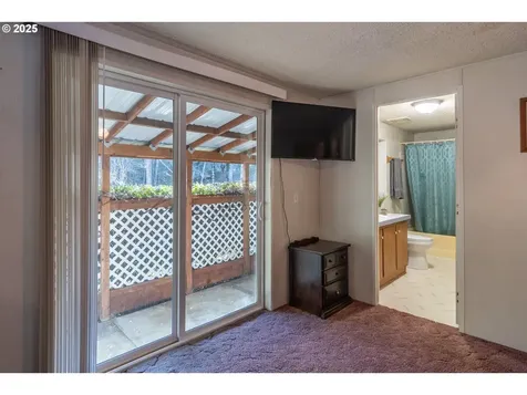 874 S Main Street Canyonville OR 97417