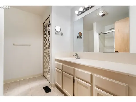 4880 SW Scholls Ferry Road Portland OR 97225
