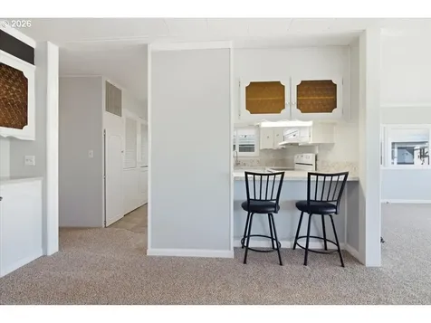 5422 Portland Road NE Salem OR 97305