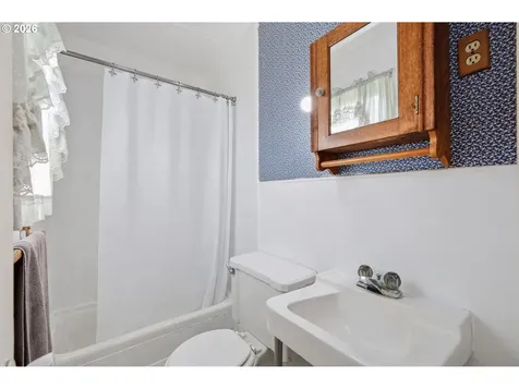 195 E 25th Avenue Eugene OR 97405