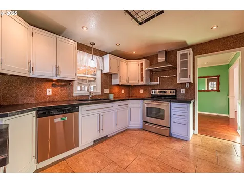1130 S 7th Street Cottage Grove OR 97424