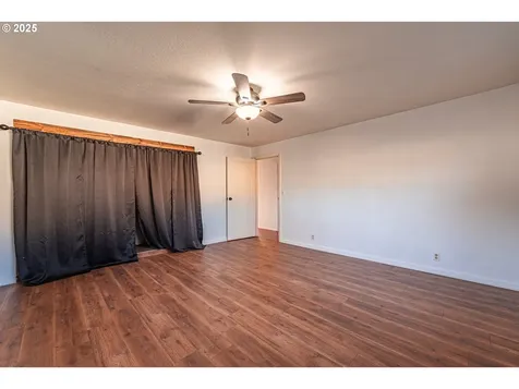 1130 S 7th Street Cottage Grove OR 97424