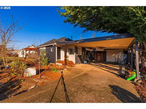 1130 S 7th Street Cottage Grove OR 97424