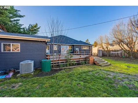 1130 S 7th Street Cottage Grove OR 97424