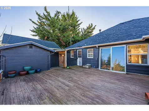 1130 S 7th Street Cottage Grove OR 97424