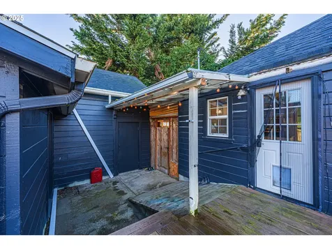 1130 S 7th Street Cottage Grove OR 97424