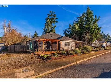 1130 S 7th Street Cottage Grove OR 97424