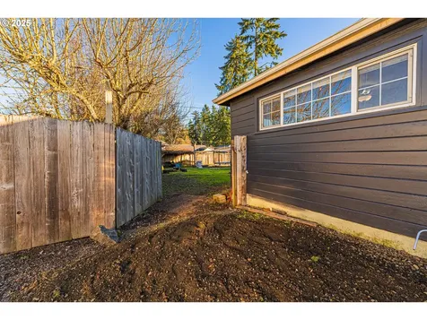 1130 S 7th Street Cottage Grove OR 97424
