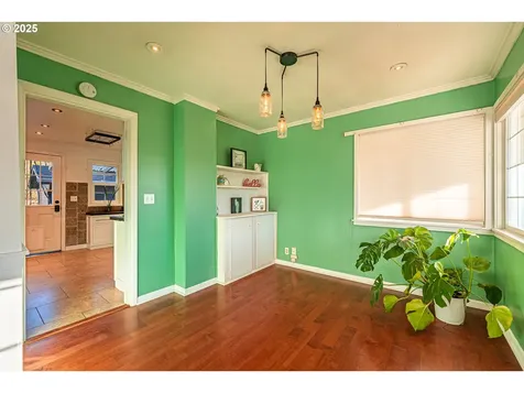 1130 S 7th Street Cottage Grove OR 97424