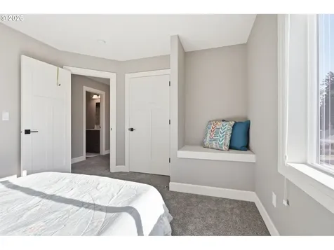 16994 University Avenue Sandy OR 97055